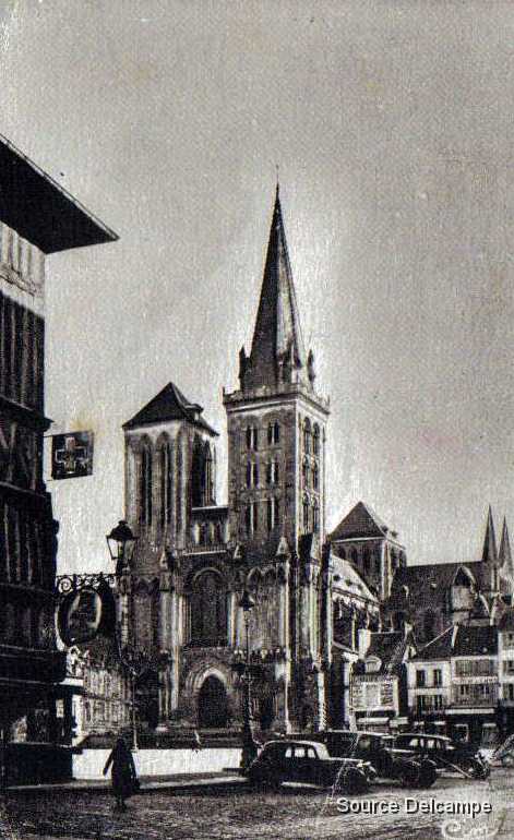 14 Lisieux Cathedrale Saint Pierre.jpg
